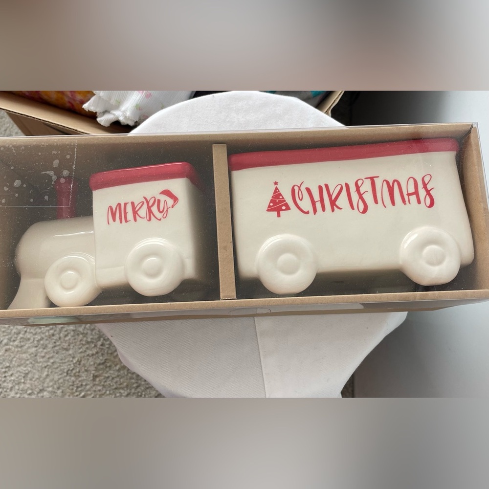 Merry Christmas Cream & Red decorative train floral candy utensil holder